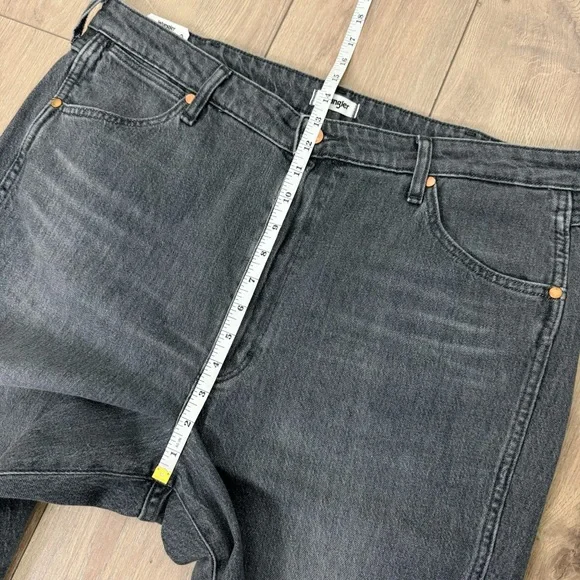 NWT Wrangler Walker 677 High Rise Slim Jeans Gray Wash Denim Size 34 x 28 - Picture 9 of 11